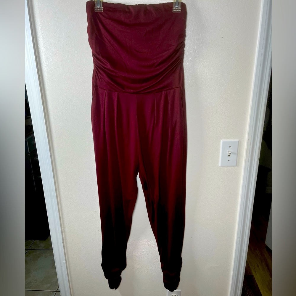 Women’s maroon tube top jumper size large